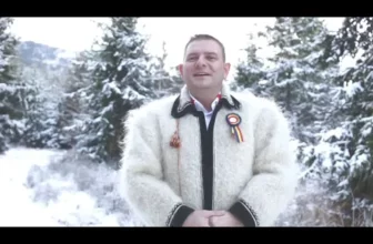 Adi de la Satu Mare – Nici o sarbatoare-n lume (Colind)