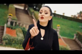 Ramona Vasiu – Banii si dusmanii (Originala 2022)